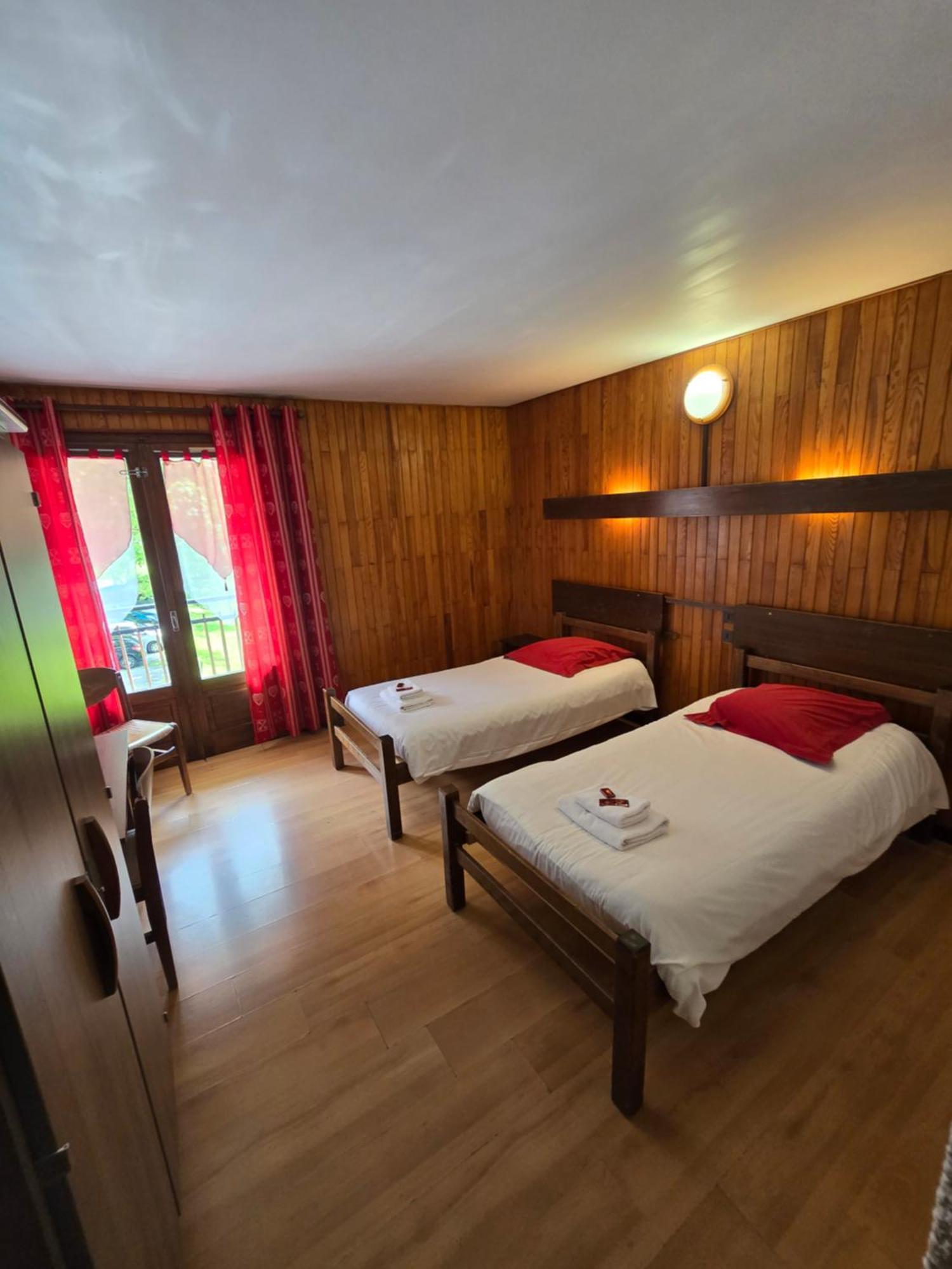 Hotel Et Centre De Vacances Le Choucas Sixt-Fer-a-Cheval Ngoại thất bức ảnh
